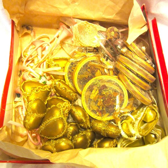 VTG VICTORIAN STYLE ORNAMENTS GOLD & PINK COLORS PACKAGE - Picture 1 of 6